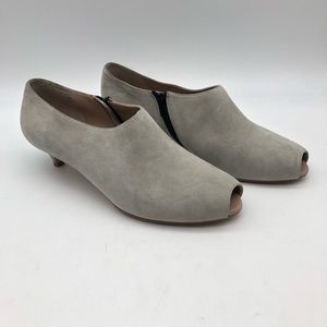 SHOES OF PREY Gray Suede Shoes.  size 42
